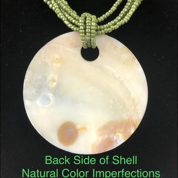 Beaded Necklace with Glossy Painted Shell Pendant Green & Black - Picture 6 of 8